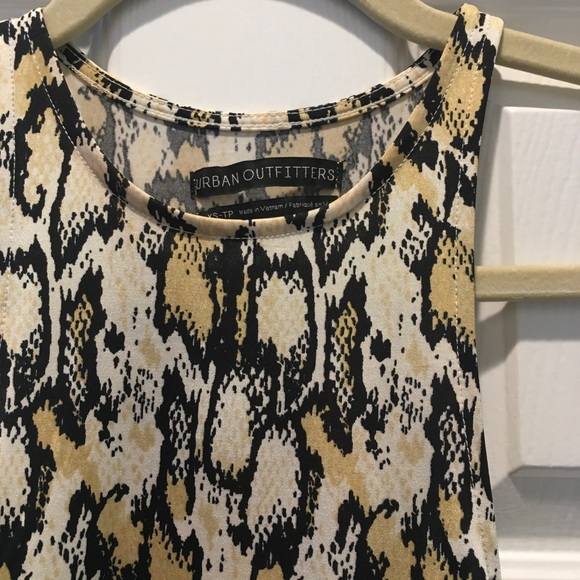 Urban Outfitters UO Brand Seamless Leopard Animal Print High Neck Tank Top - Picture 5 of 9